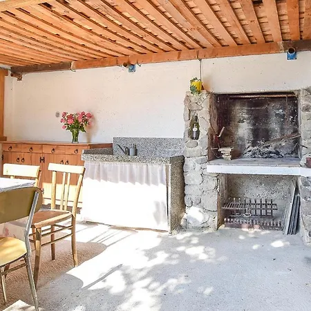Lovely In With Kitchen Holiday home